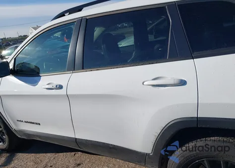 2023 Jeep Cherokee Altitude Lux from USA, damaged, VIN 1C4PJMMB5PD111080